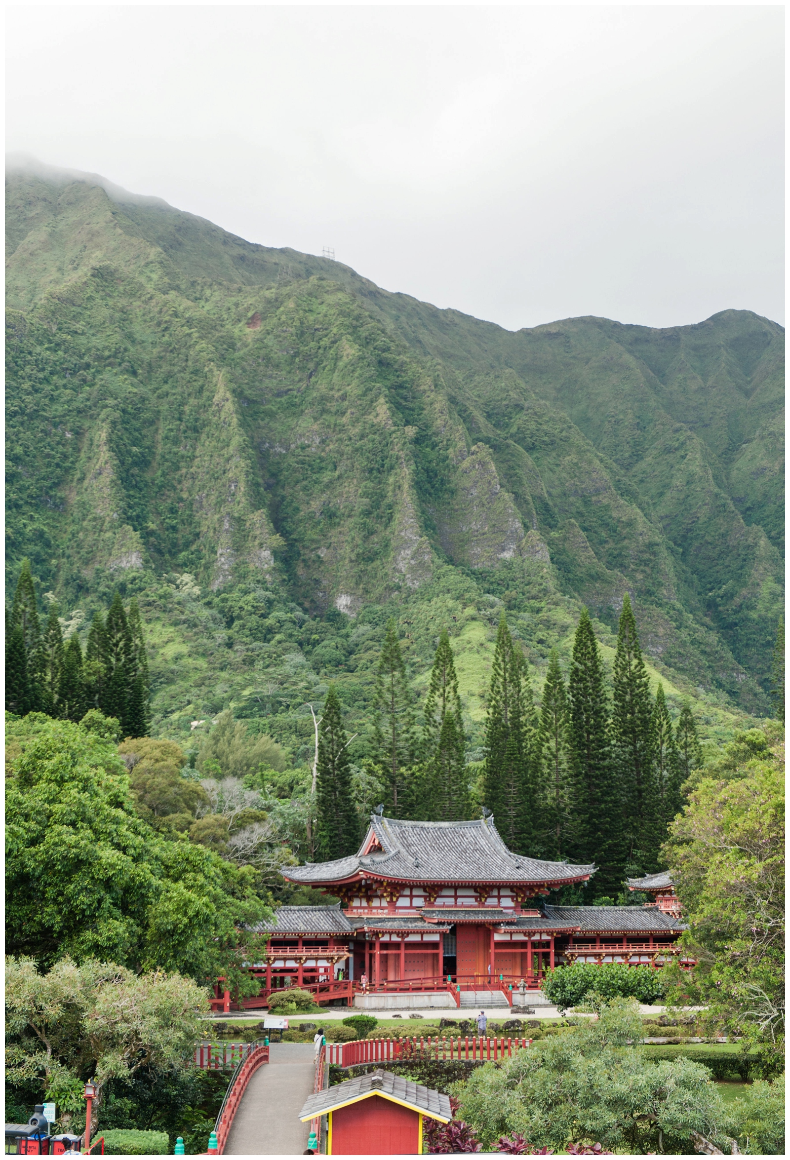 vertical photo of Byodo-in Temple in the valley of the temples memorial park 