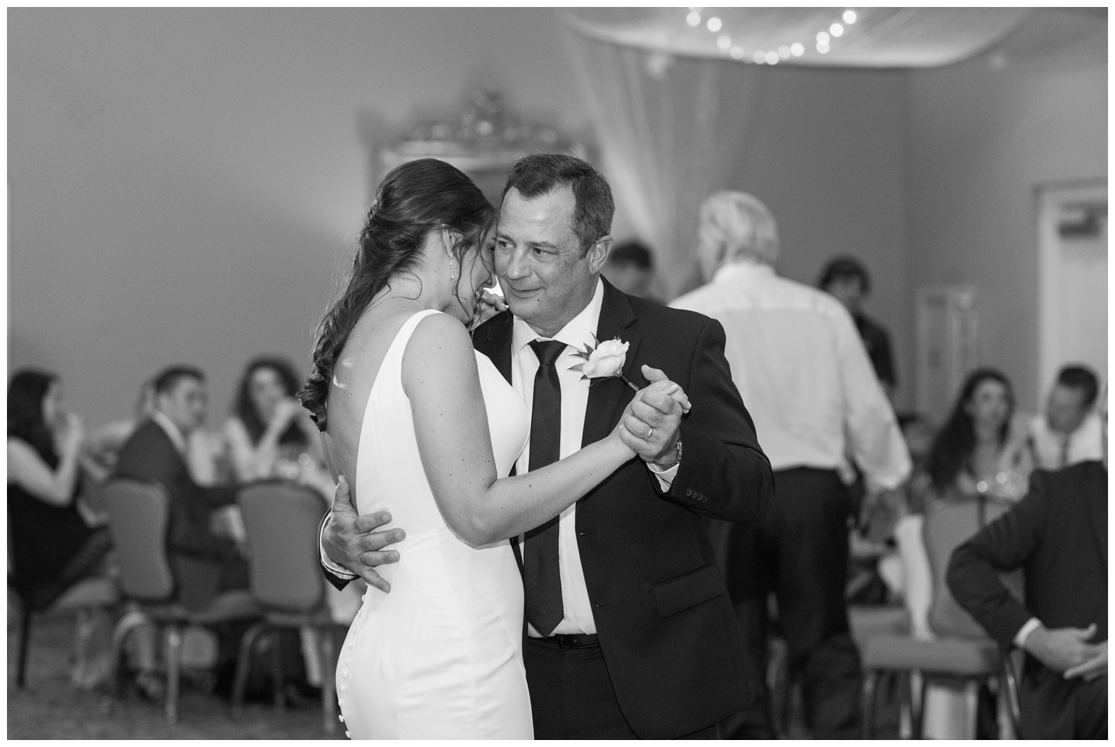 father and daughter dance during Brookside Golf and Country Club wedding reception